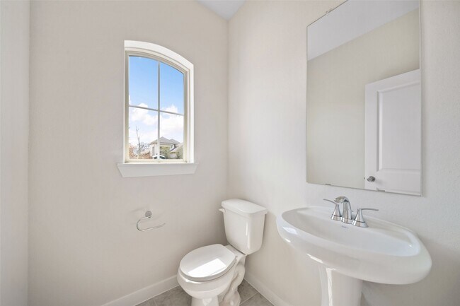 Building Photo - 820 Sendero Trail