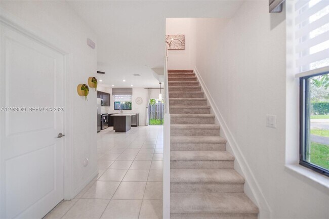 Building Photo - 20814 NE 5th Ct