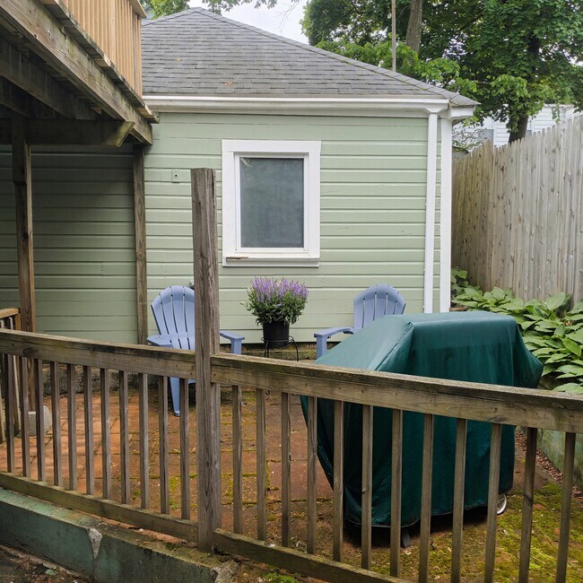 Rear Deck - 261 View St