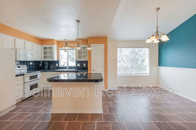 Building Photo - 5797 S Sedum Way