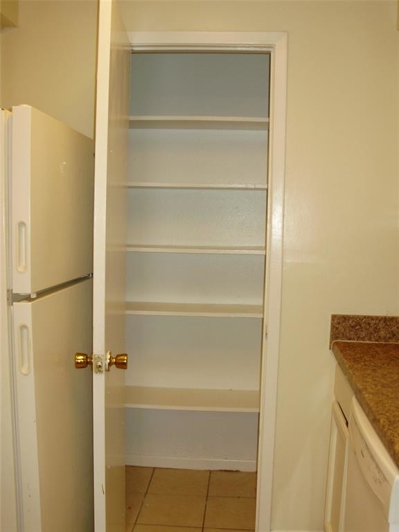 Building Photo - 17331 Red Oak Dr