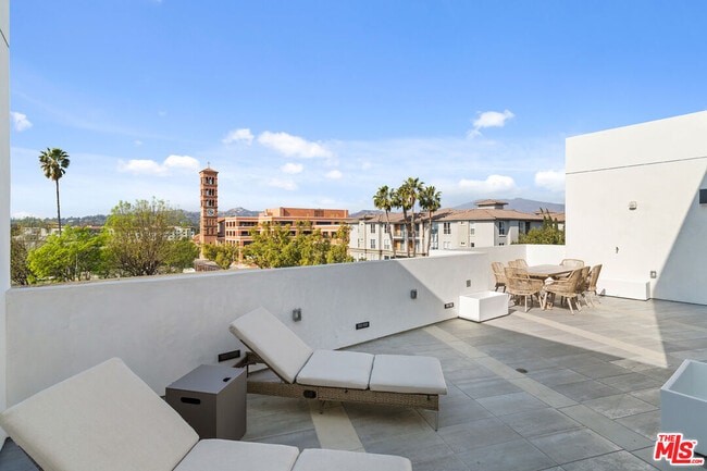 Building Photo - 160 Chestnut St