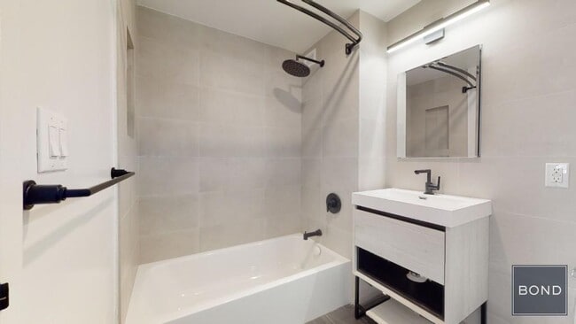 Building Photo - 350 W 45th St