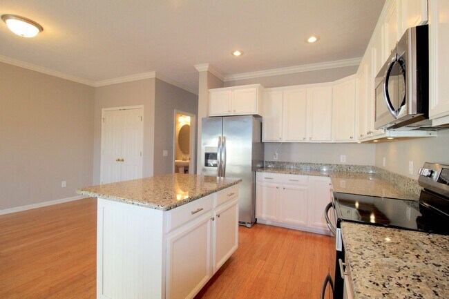 Building Photo - Upscale townhome  with attached garage for rent in the Townes at Bluestone!