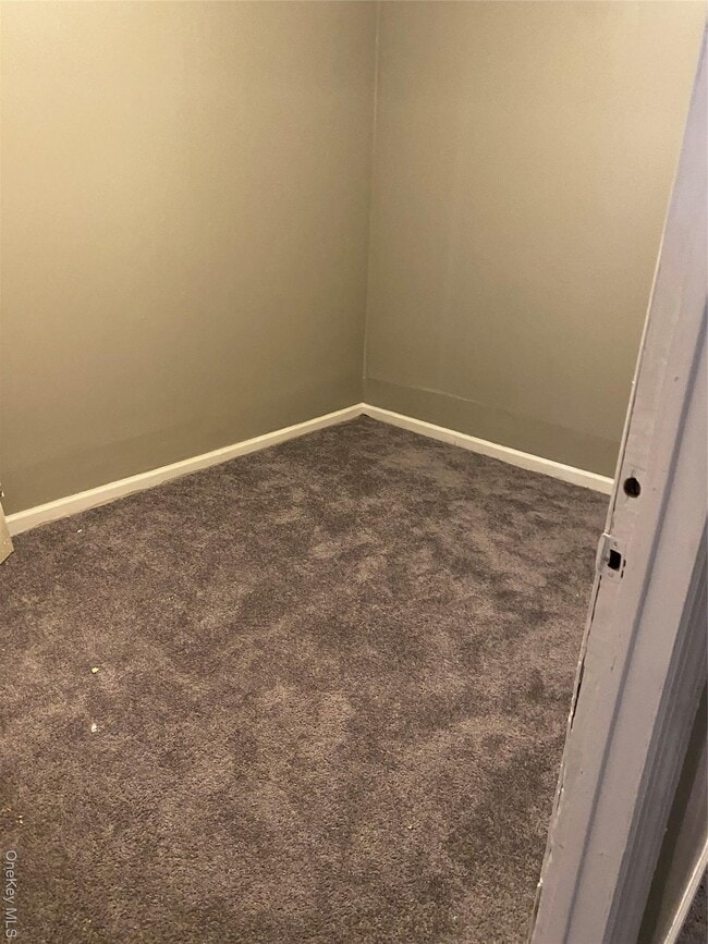 Building Photo - 769 E 223rd St