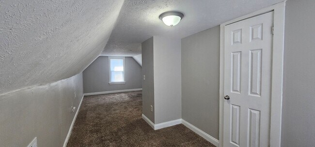 Building Photo - 9710 Easton Ave