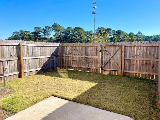 Building Photo - 5859 Greystone Dr