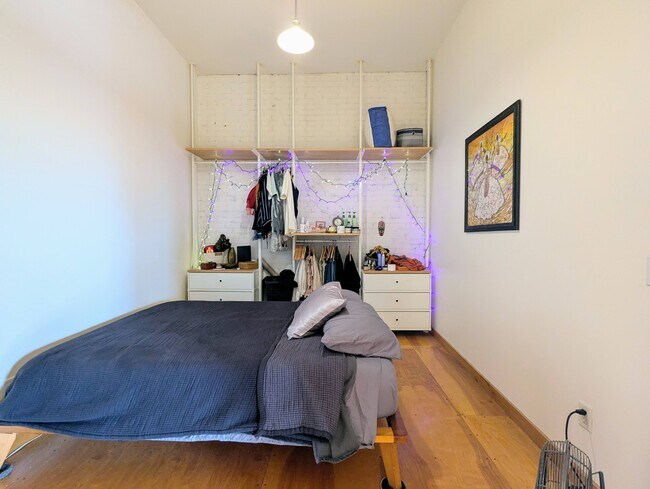 Building Photo - 523 Jackson St