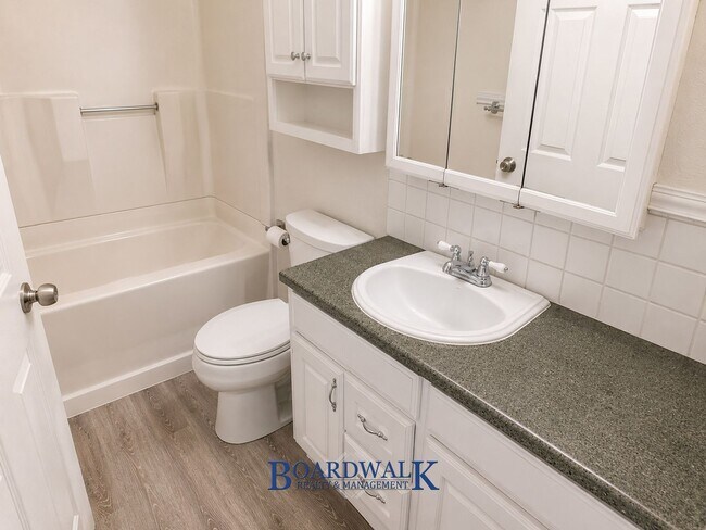 Building Photo - 432 E 400 S
