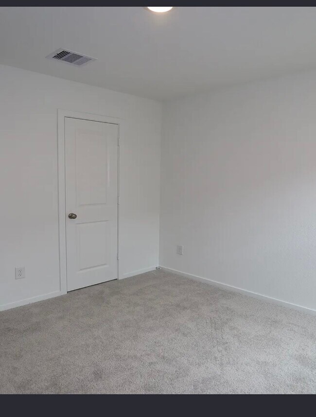 Building Photo - 5122 Red Drum Dr