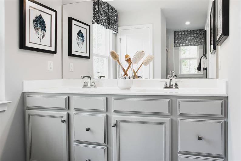 Owner's Bathroom - 37 Athens Way