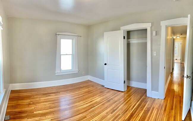 Building Photo - 918 Carpenter St