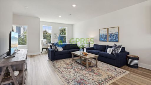 Building Photo - Upscale 3BR Townhome with Study, 2-Car Garage & Modern Finishes in McCandless Square