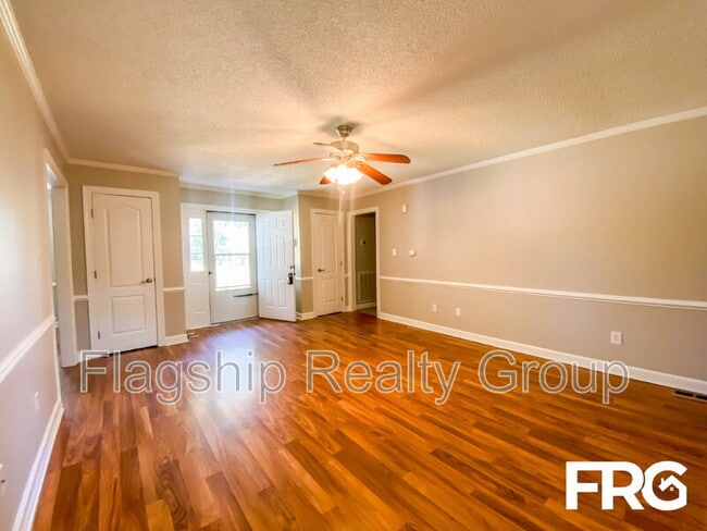 Building Photo - 226 Glenwood Trail