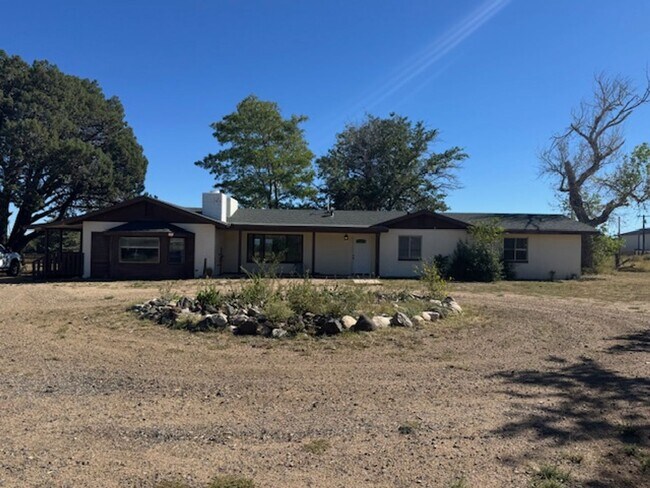 Primary Photo - Cute Ranch Style 3 Bedroom, 2 Bath, On 4 A...