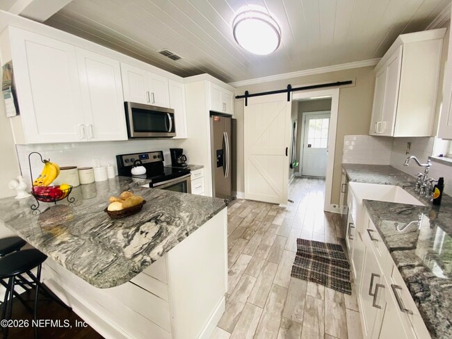 Building Photo - 4808 Lawnview St