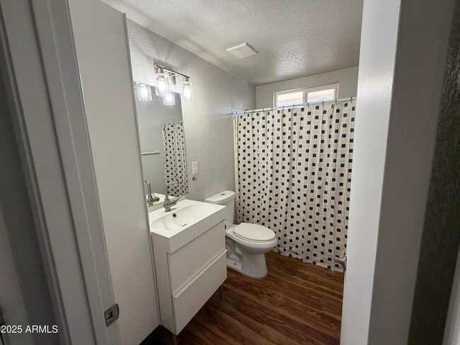 Building Photo - 6550 N 47th Ave