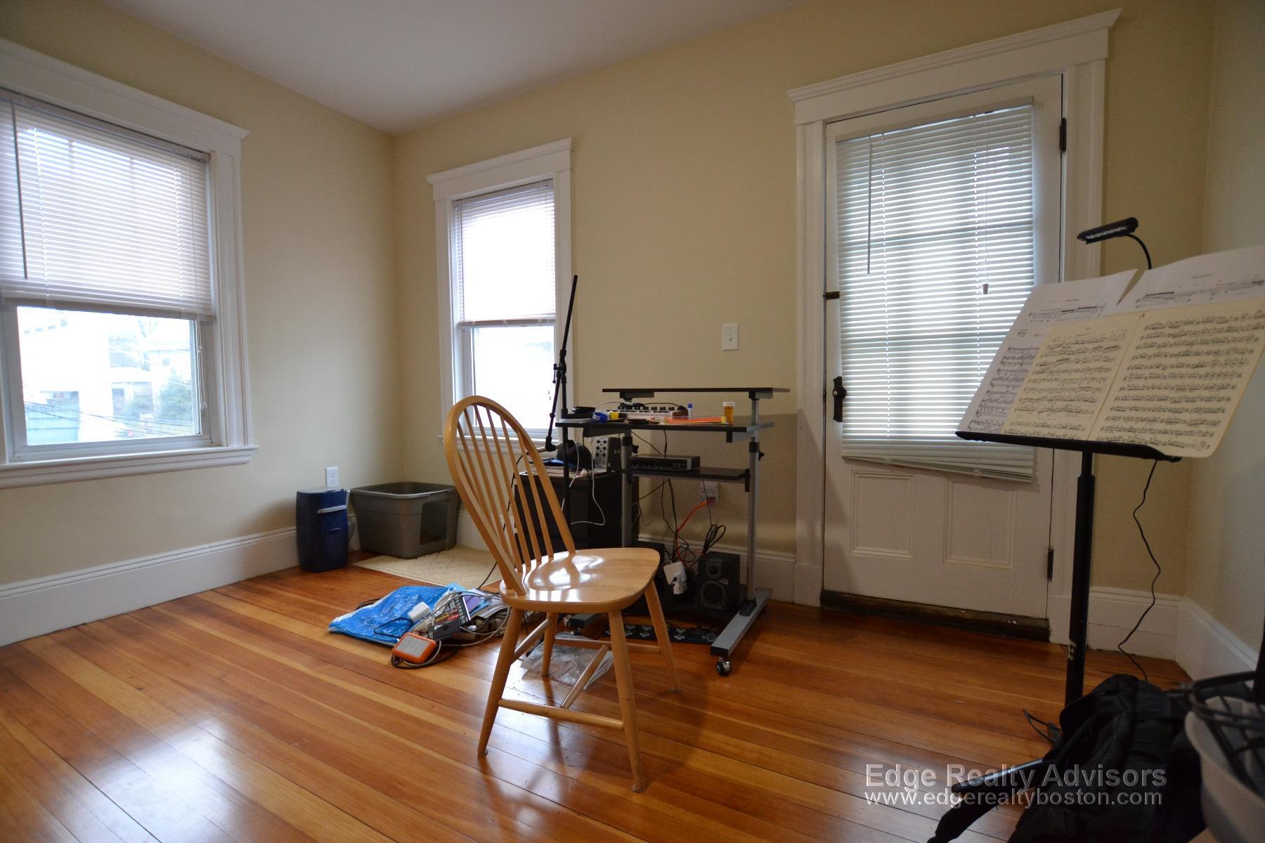 Building Photo - 36 Atkins St