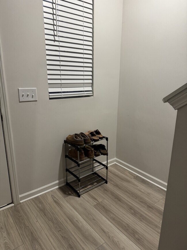 Building Photo - 901 Moray Ln