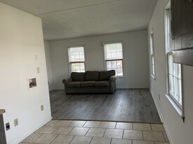 Building Photo - 12B Wren Ct NW