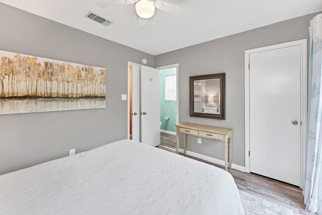 Building Photo - 1142 Amanda-SI ID1351227P