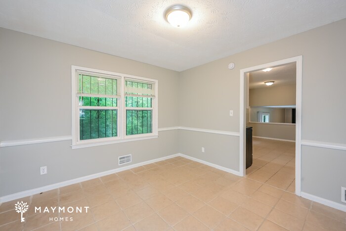 Building Photo - 4033 Emerald N Cir
