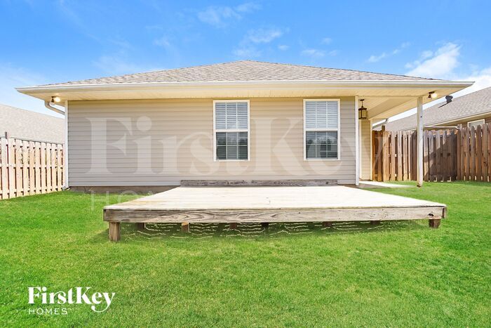 Building Photo - 2043 Village Ridge Cir