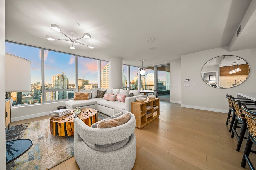 Building Photo - 888 W E St