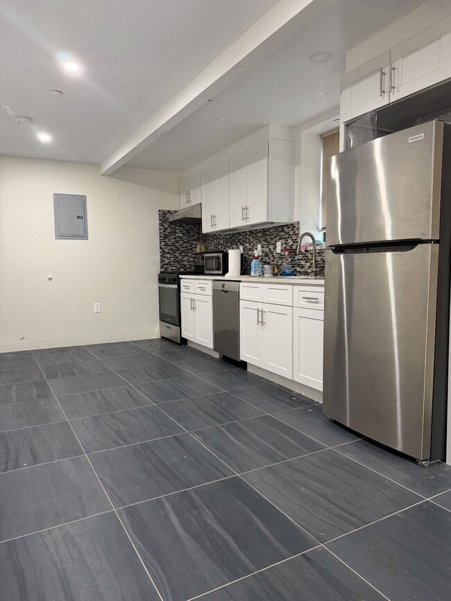 Building Photo - 3641 Johnson Ave