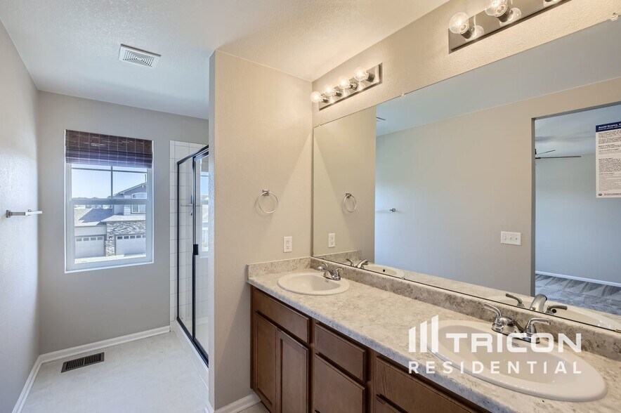 Building Photo - 1813 Paley Dr