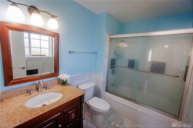 Building Photo - 4216 S Eddy St