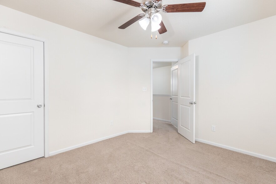 Upstairs Bedroom 2 - 132 S Thalia Rd