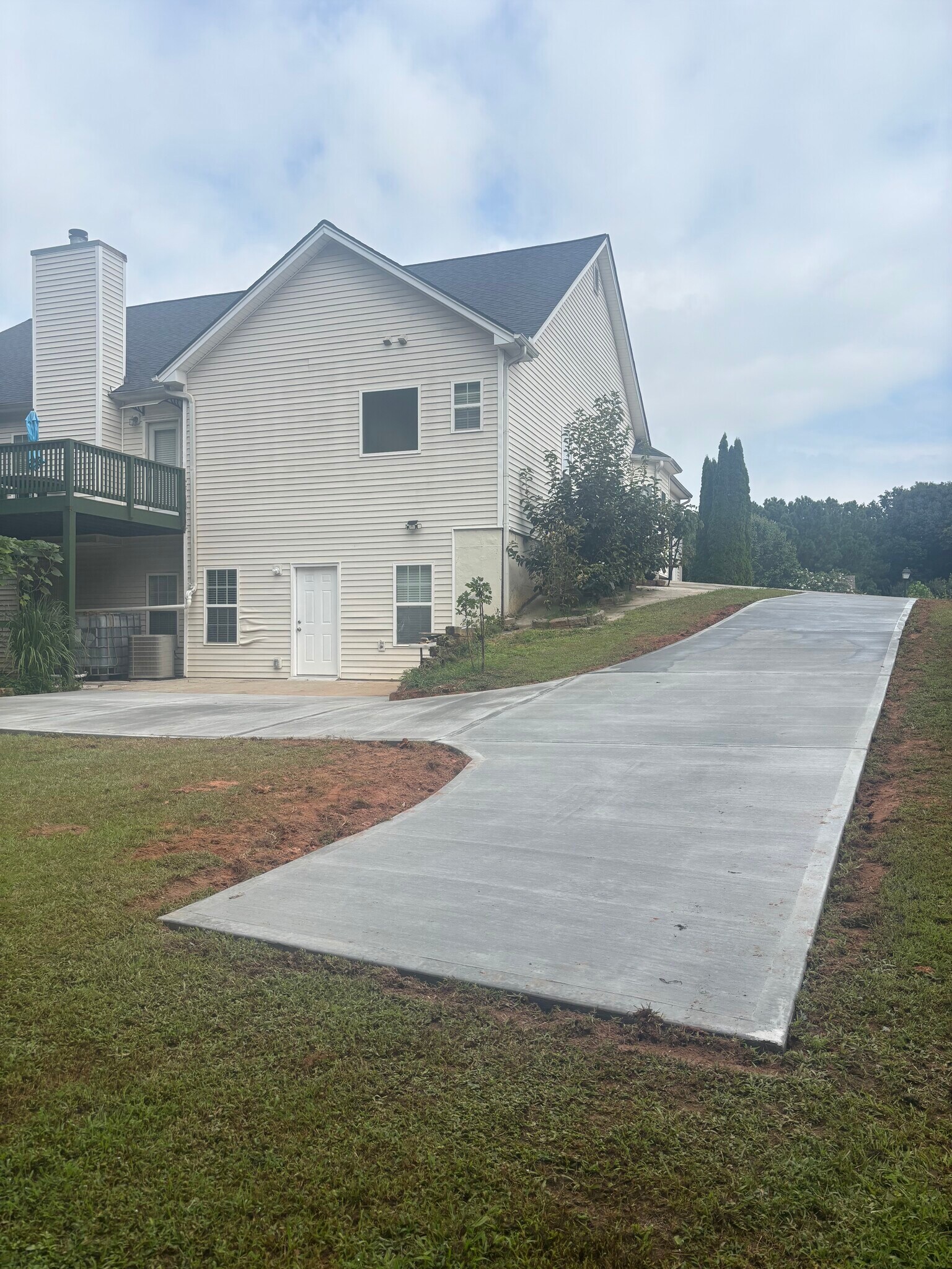 Building Photo - 4560 Persian Trl