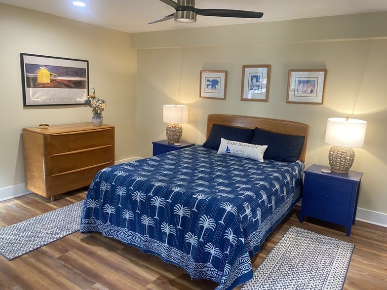 bedroom alcove - 402 Timber Ln