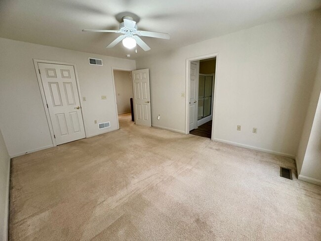 Building Photo - 3 Bedroom 2.5 Bathroom Townhome in Hummelstown!