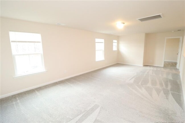 Building Photo - 123 Glen Clova Dr