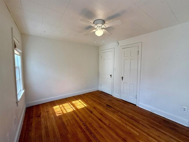 Building Photo - 730 S Littler Ave