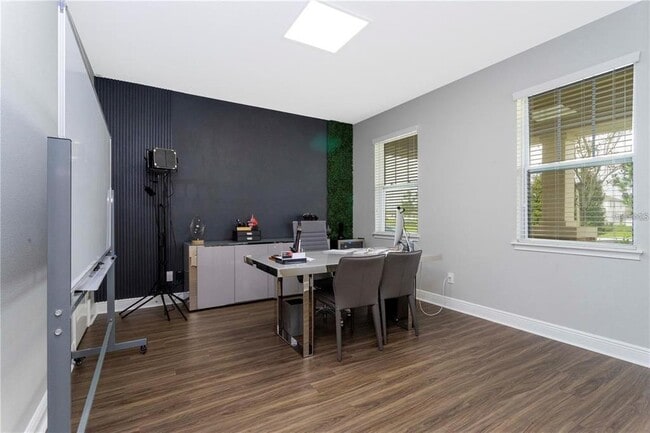 Building Photo - 15602 Sunquat Dr