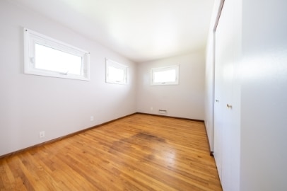 Building Photo - 842 25th Ave SE