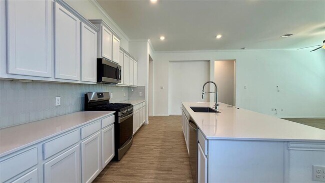 Building Photo - 13018 Hydeland Dr