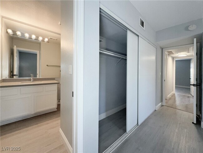 Building Photo - 2961 Juniper Hills Blvd