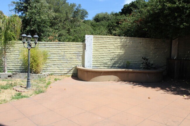 Building Photo - 151 Grenadine Way
