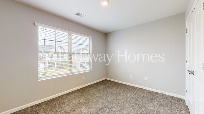 Building Photo - 2327 Burnett Ln
