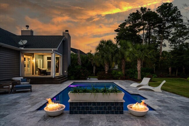 Building Photo - 1005 Mt Whitney Dr