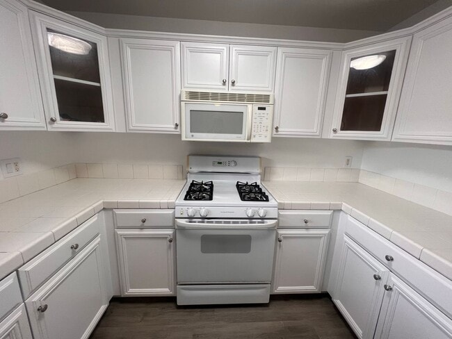 Building Photo - UPDATED 3BR/1.5BA CONDO in ALPINE availabl...
