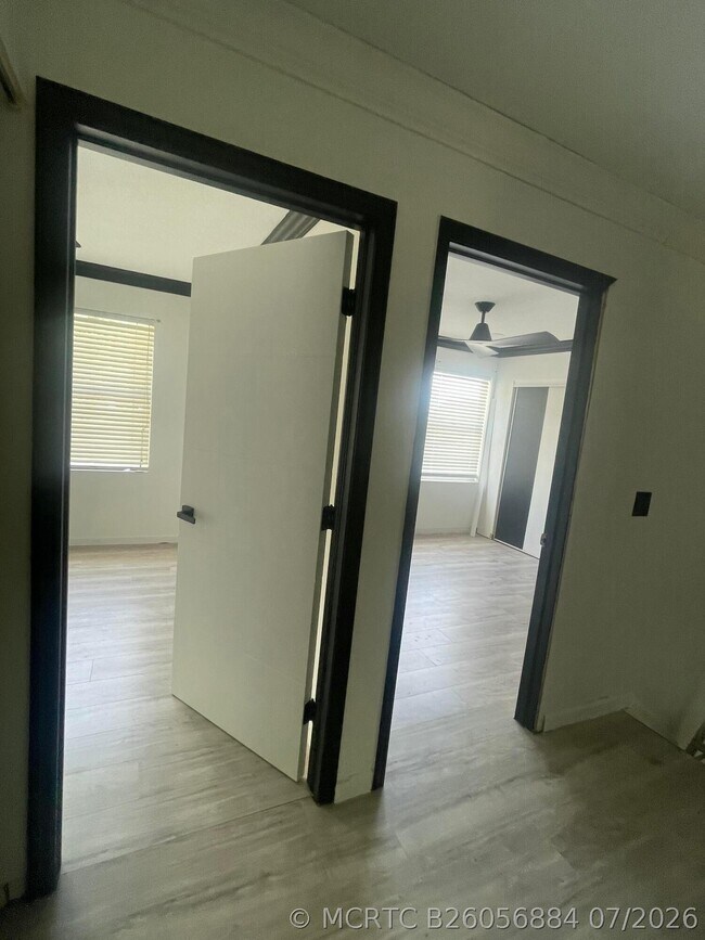Building Photo - 4674 Lakeside Cir