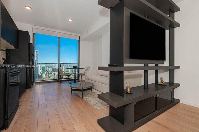 Building Photo - 398 NE 5th St