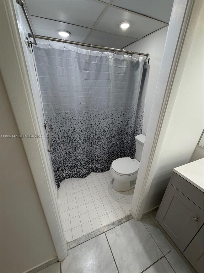 Building Photo - 823 NE 199th St