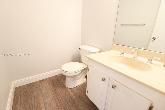 Building Photo - 1301 River Reach Dr