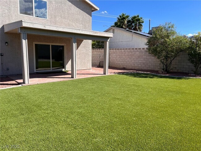 Building Photo - 730 Arrowhead Trail